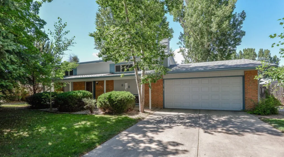 806 East Swallow Road